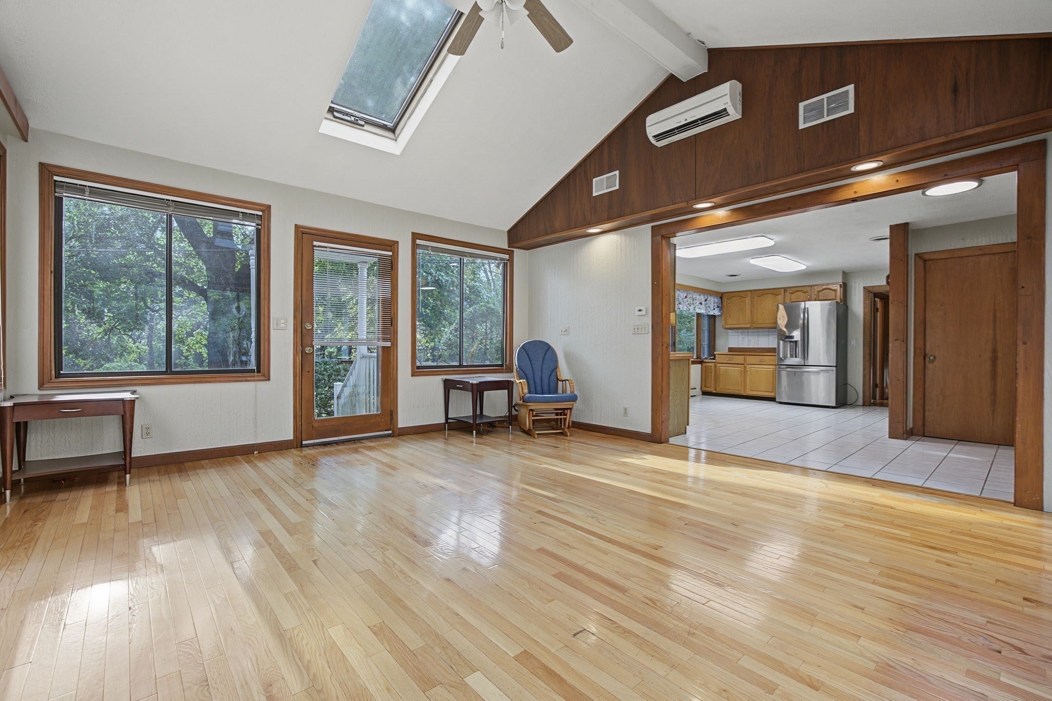 1066 Main St