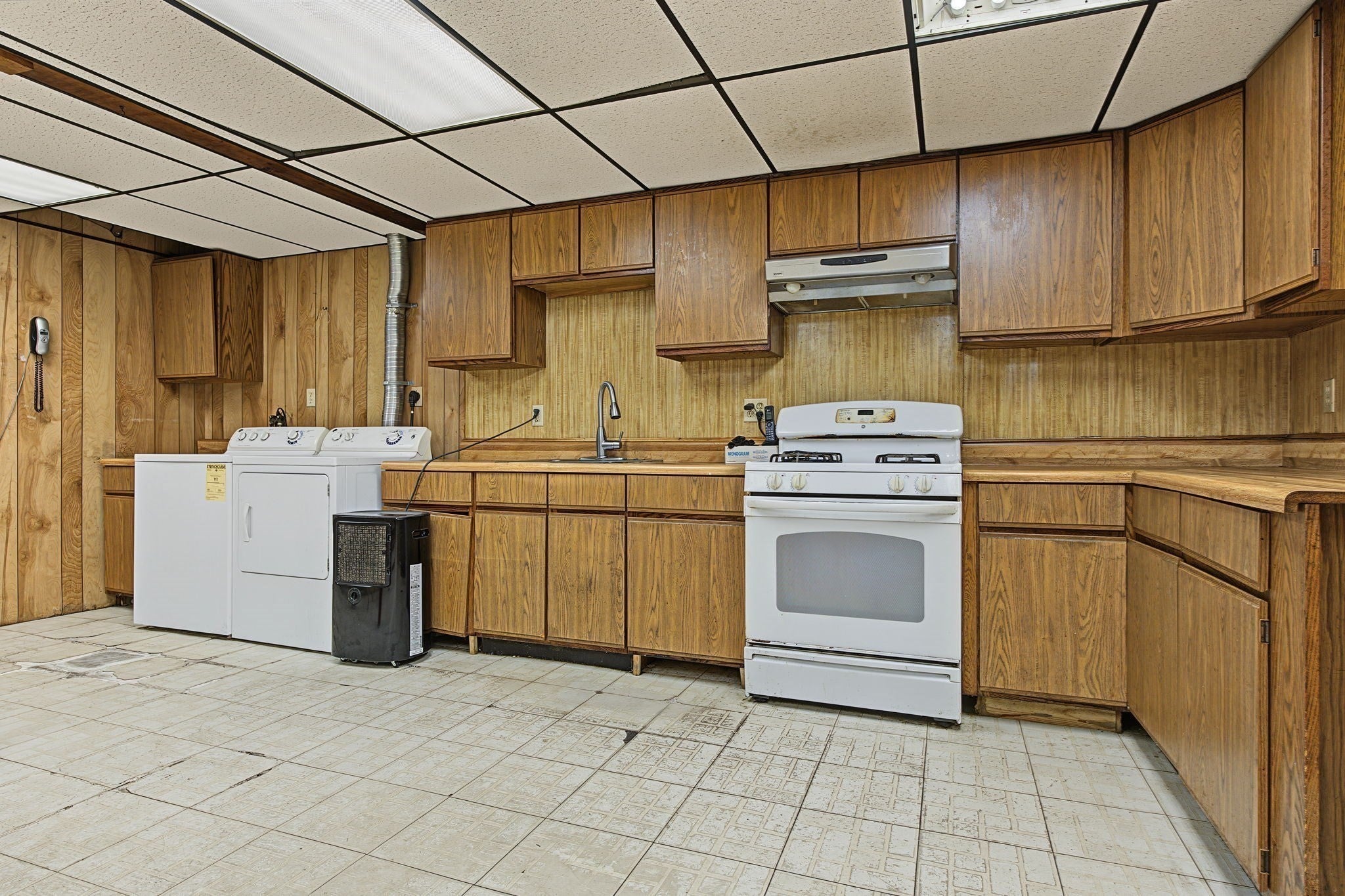 1066 Main St, Haverhill, MA, 1066 Main St, Haverhill, MA Photo #38