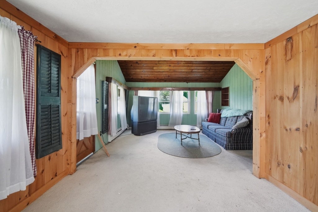 83 Union Rd, Wales, MA Photo #6