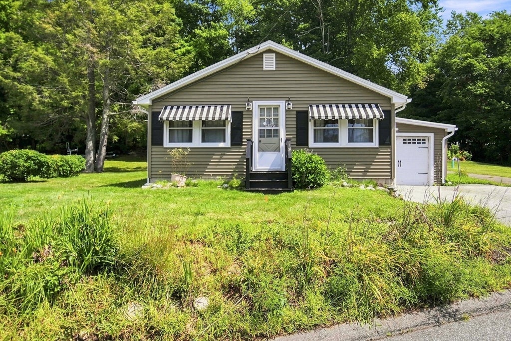 83 Union Rd, Wales, MA Photo #1