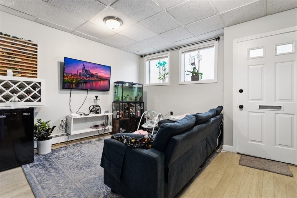 148 Pearl St