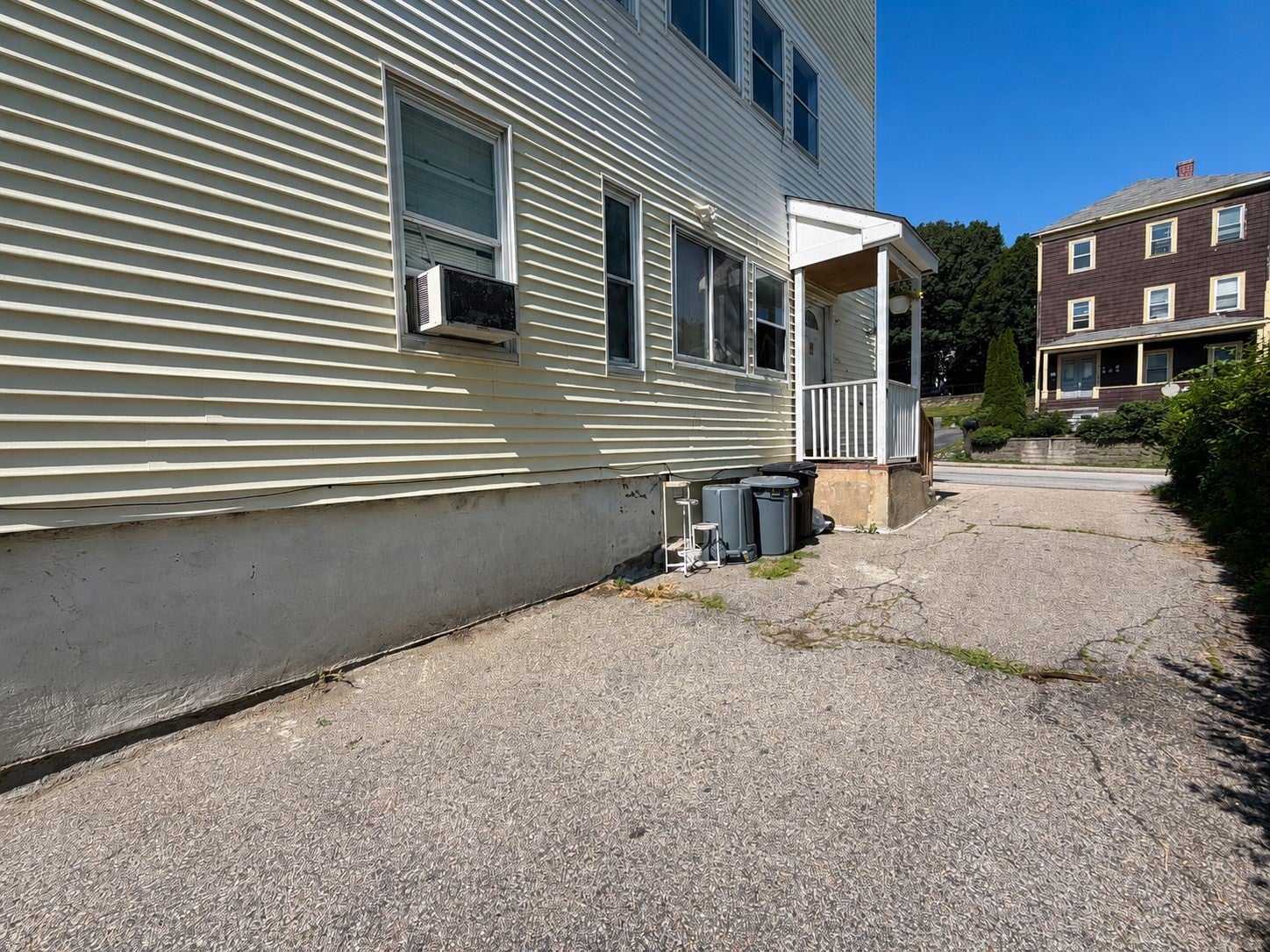 212 Vernon St, Worcester, MA Photo #2