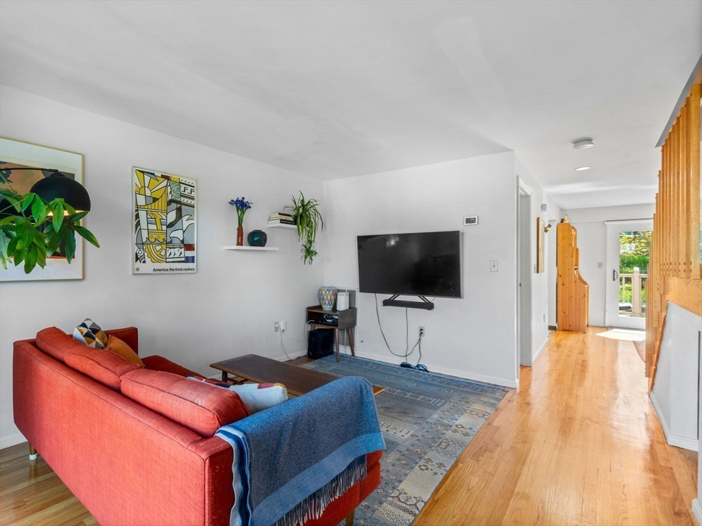37 Morton St A