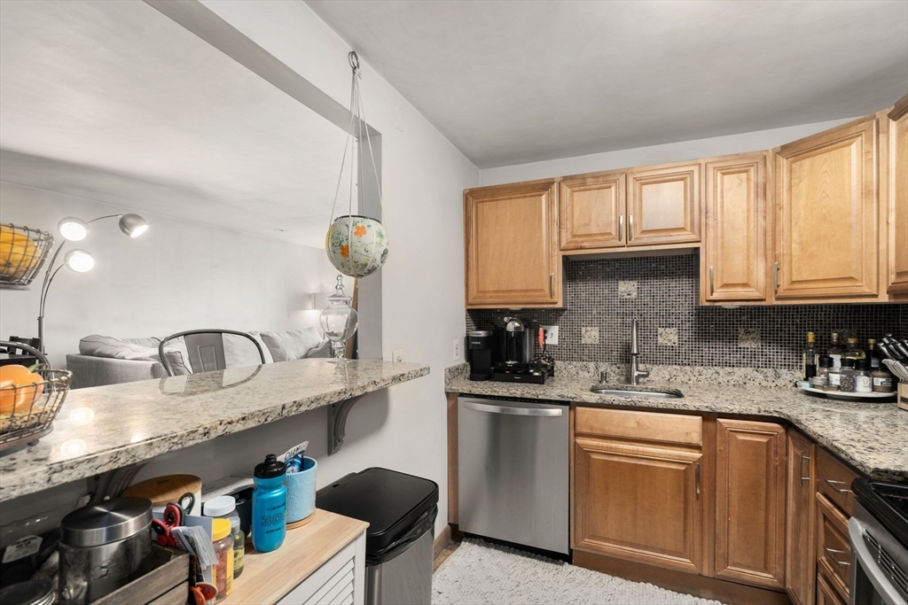 386 Commercial Street 4E