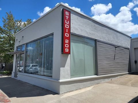 Photo of 209 Shrewsbury St, Worcester, MA 01604 (MLS # 73462773)