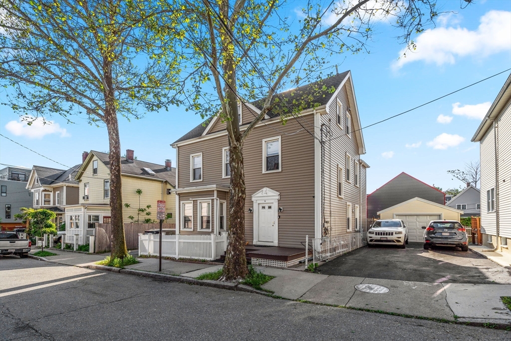 18 Loring St 1