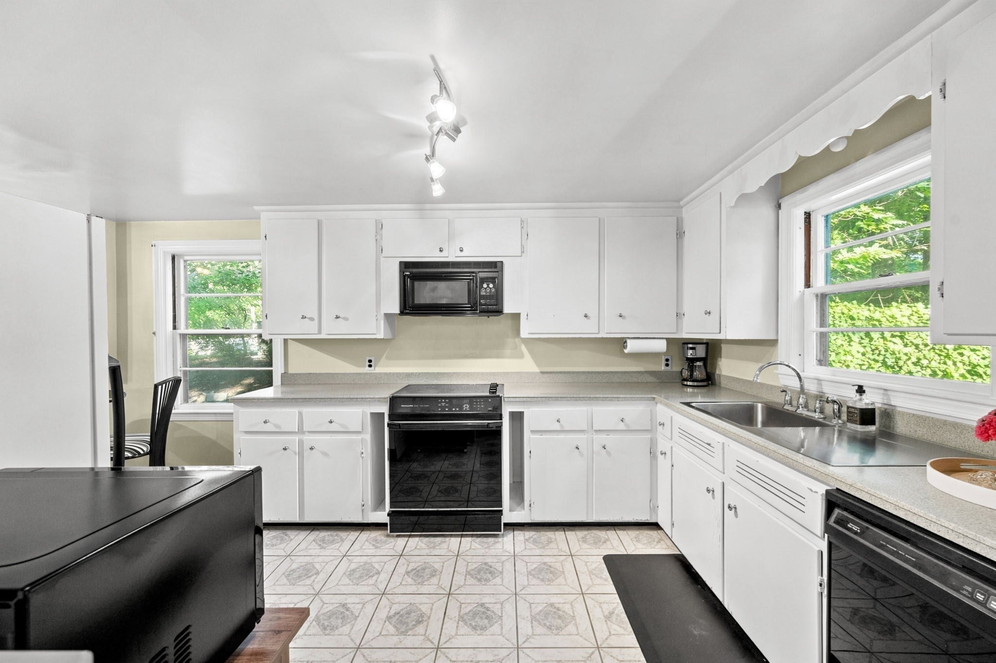 454 Eliot St, Milton, MA, 454 Eliot St, Milton, MA Photo #8