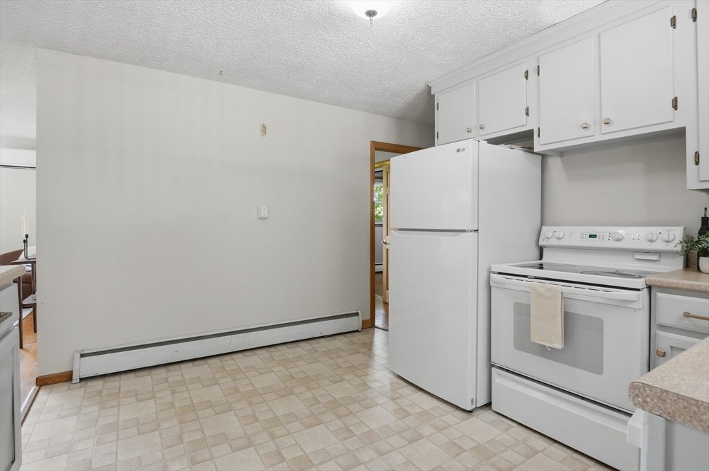 54 Manhattan Road, Worcester, MA Photo #10