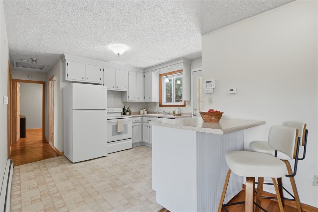 54 Manhattan Road, Worcester, MA Photo #8