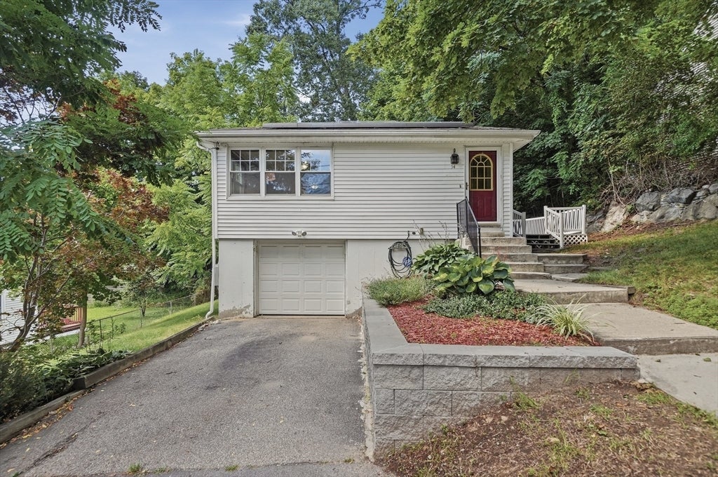 54 Manhattan Road, Worcester, MA Photo #1