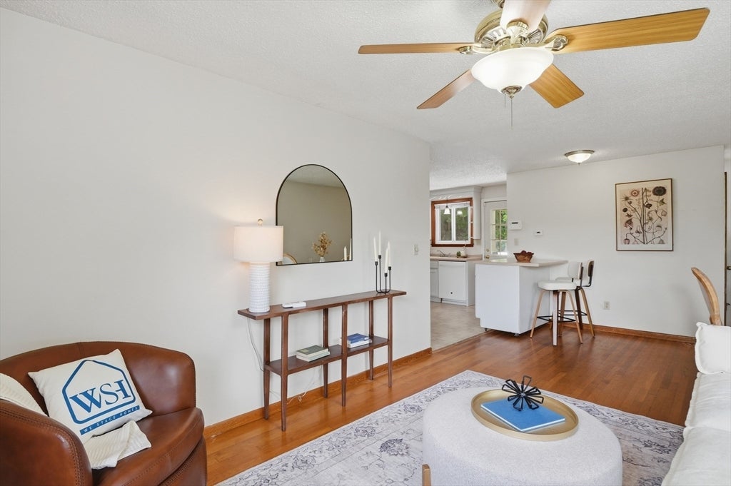 54 Manhattan Road, Worcester, MA Photo #4