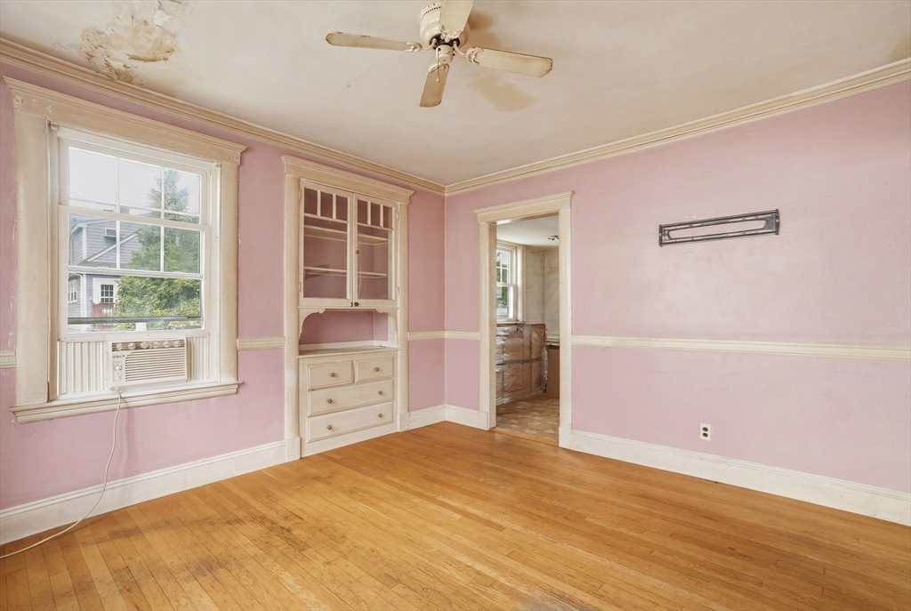 17 Harriet Ave