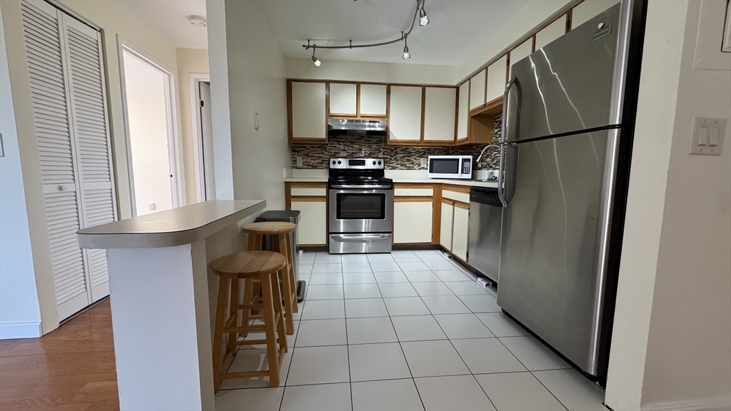 376 Ocean Ave 910