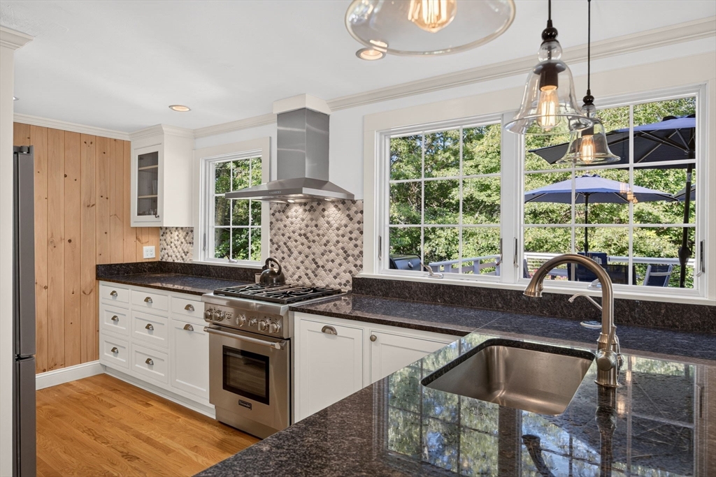 16 Widow Coombs Walk