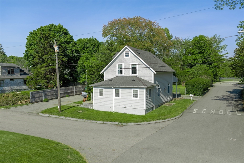 32 Mohill Ave