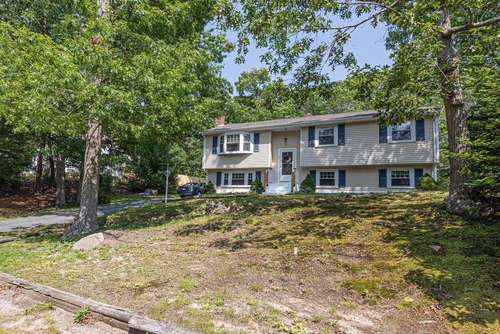 24 Lantern Ln