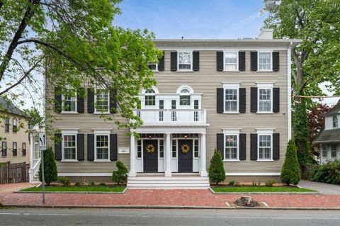 102 High St A Newburyport MA 01950