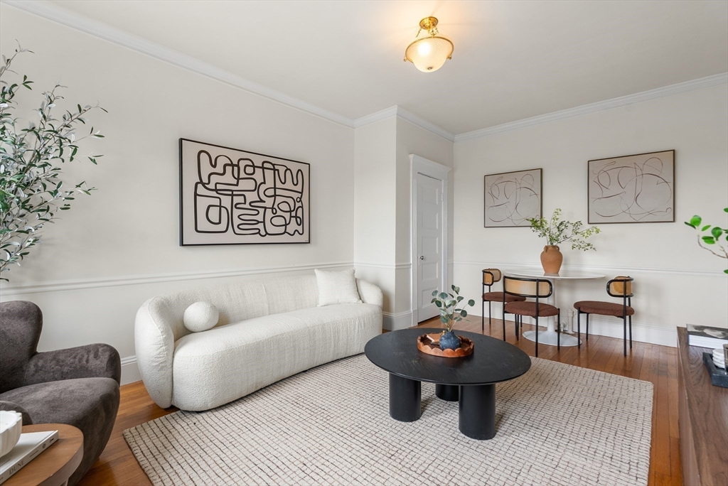 8 Garrison St 709