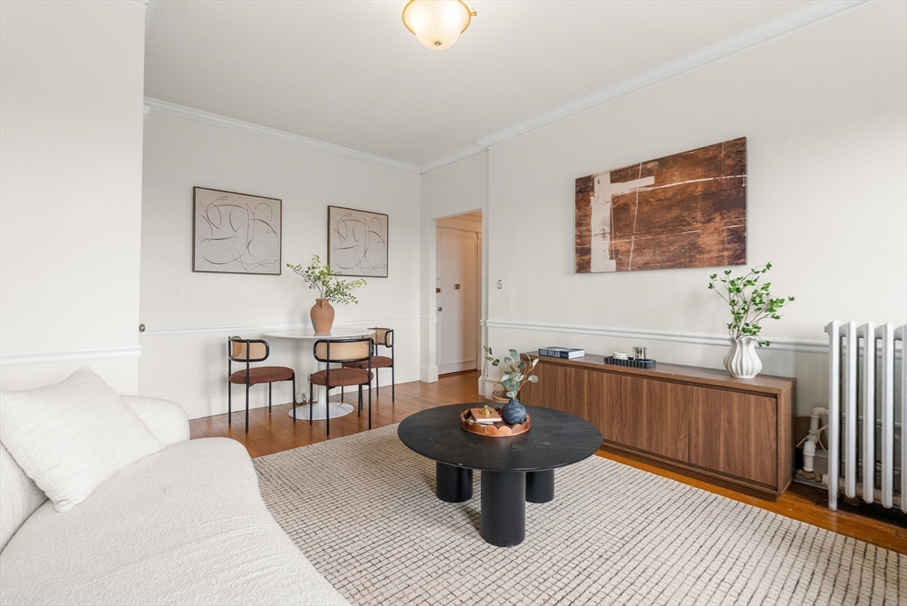 8 Garrison St 709