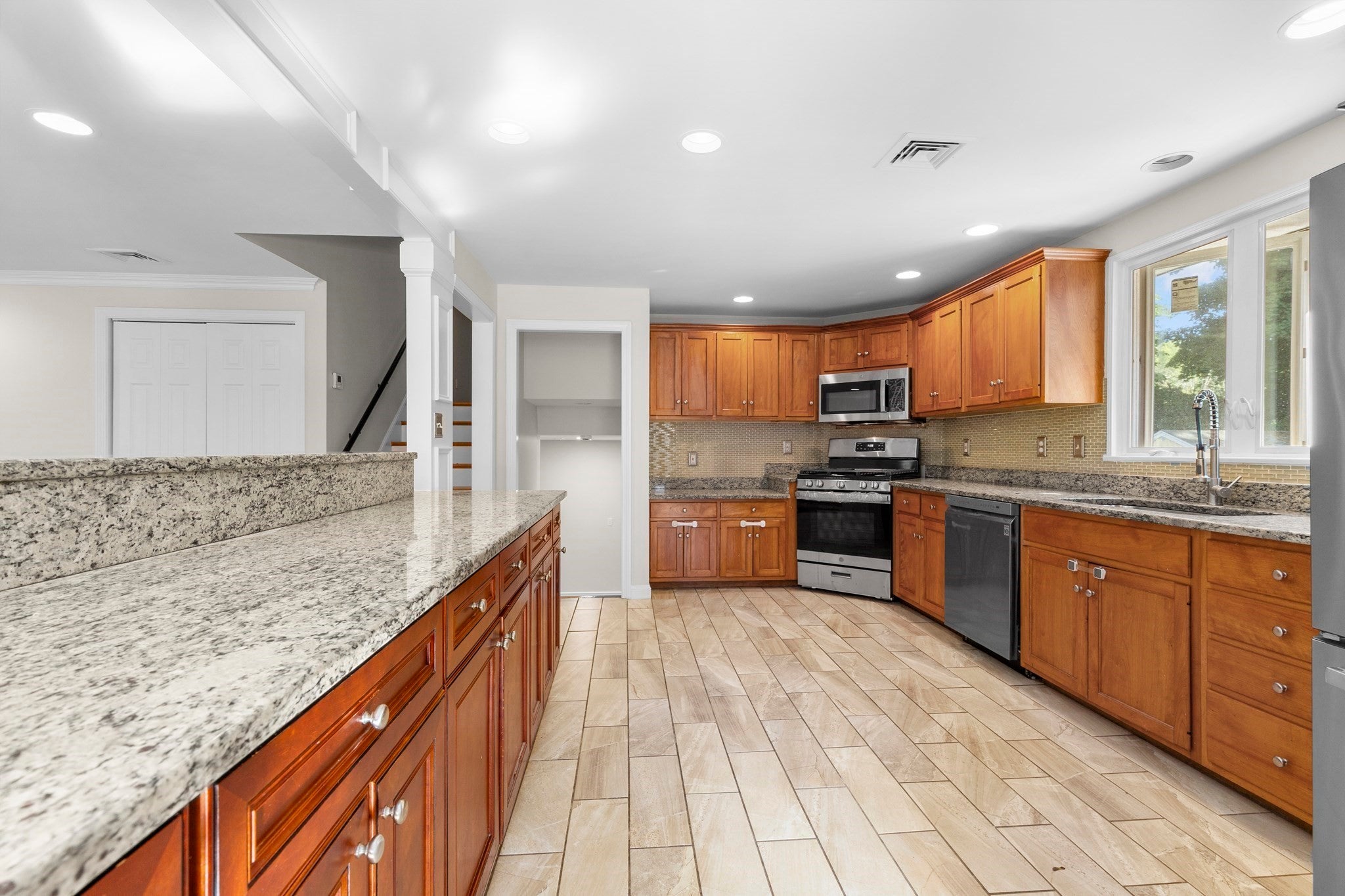 206 Fairview Ave, Brockton, MA, 206 Fairview Ave, Brockton, MA Photo #5