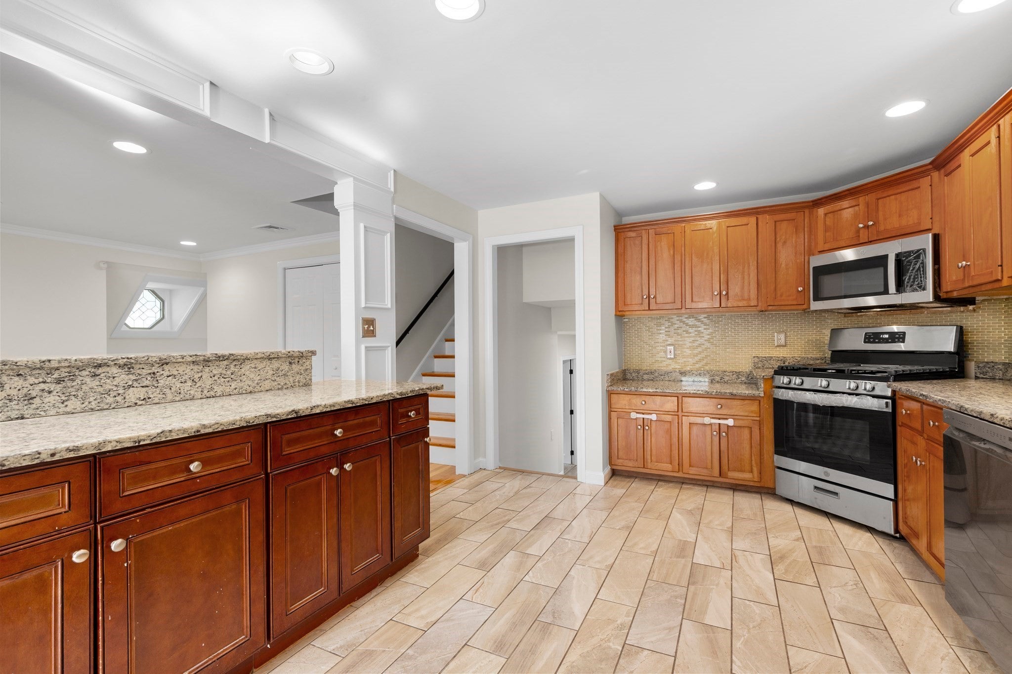 206 Fairview Ave, Brockton, MA, 206 Fairview Ave, Brockton, MA Photo #4