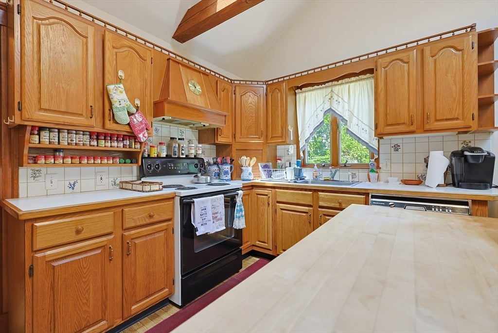 35 Wilson St, Norwood, MA Photo #9