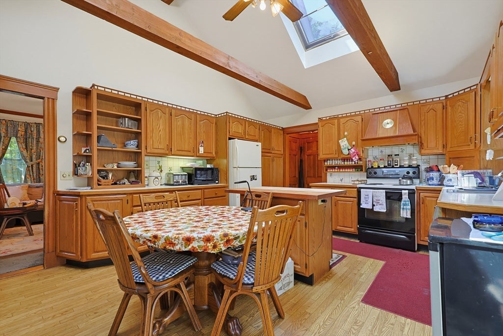 35 Wilson St, Norwood, MA Photo #5