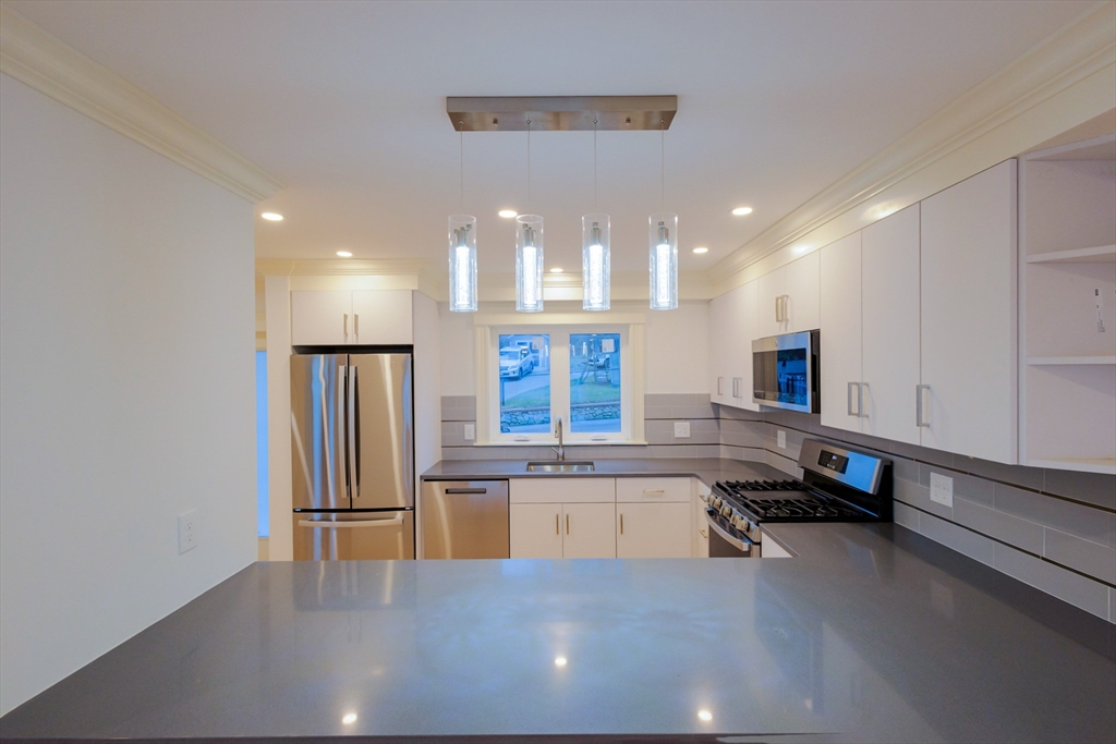 121 Bay Street B