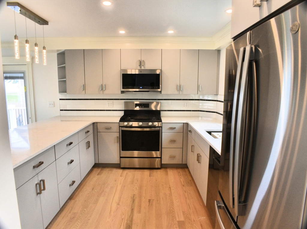121 Bay Street B