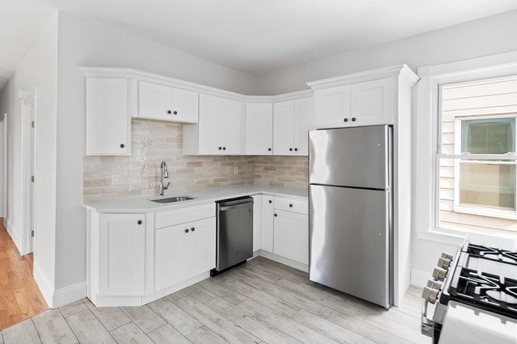 33 Harbor View Street 1