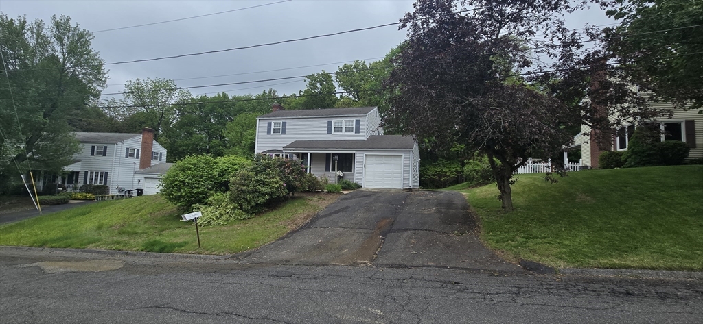 119 Longwood Dr