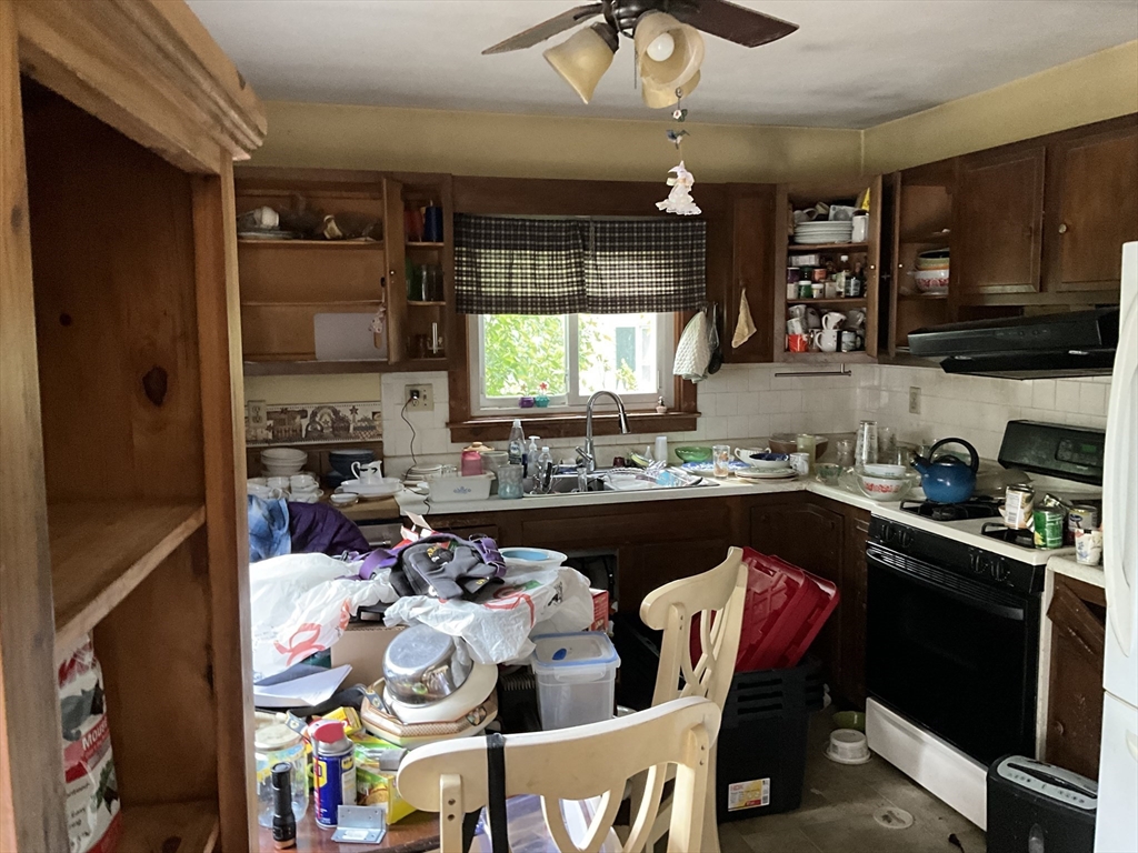 98 Cottonwood Rd