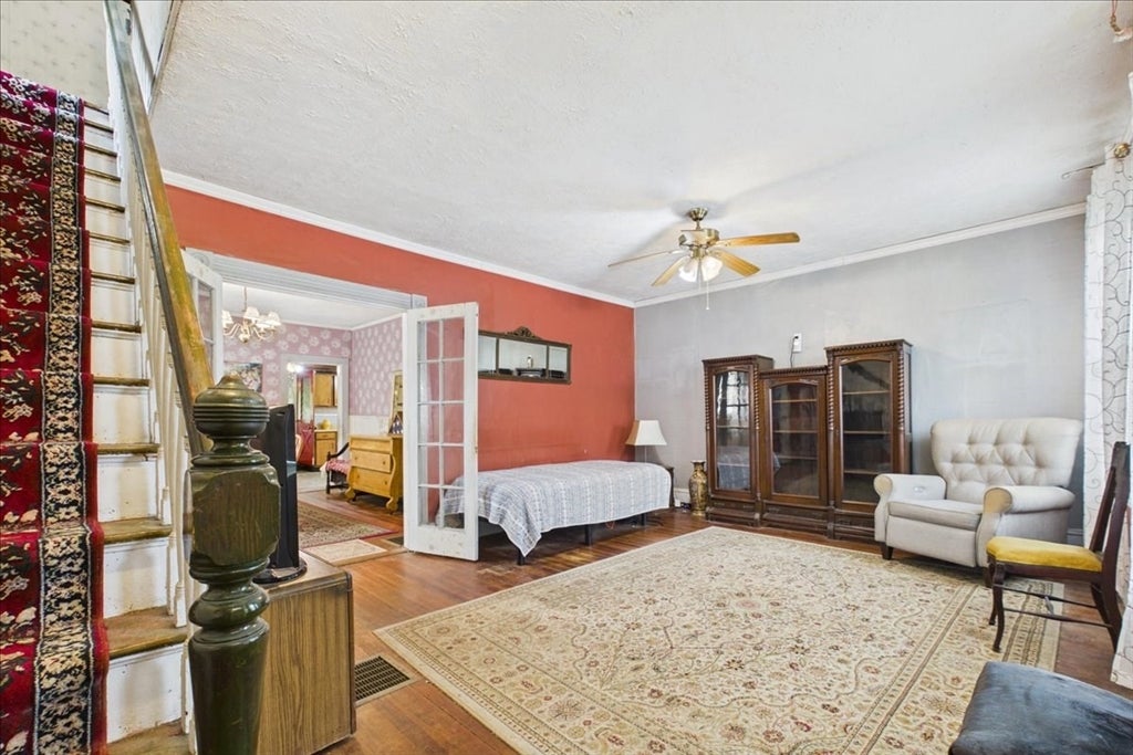 731 S Main St