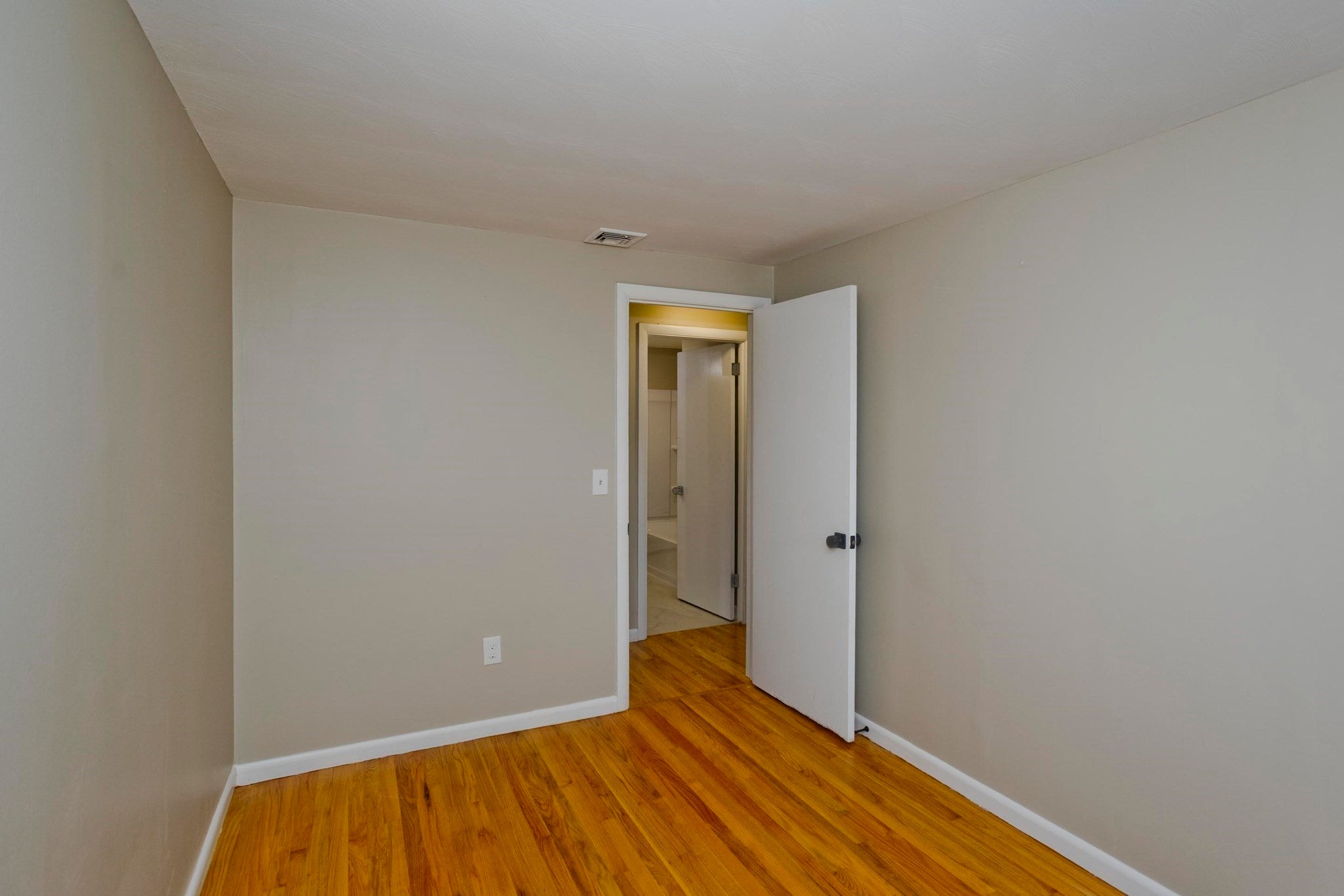 82 Gill St, Chicopee, MA, 82 Gill St, Chicopee, MA Photo #21