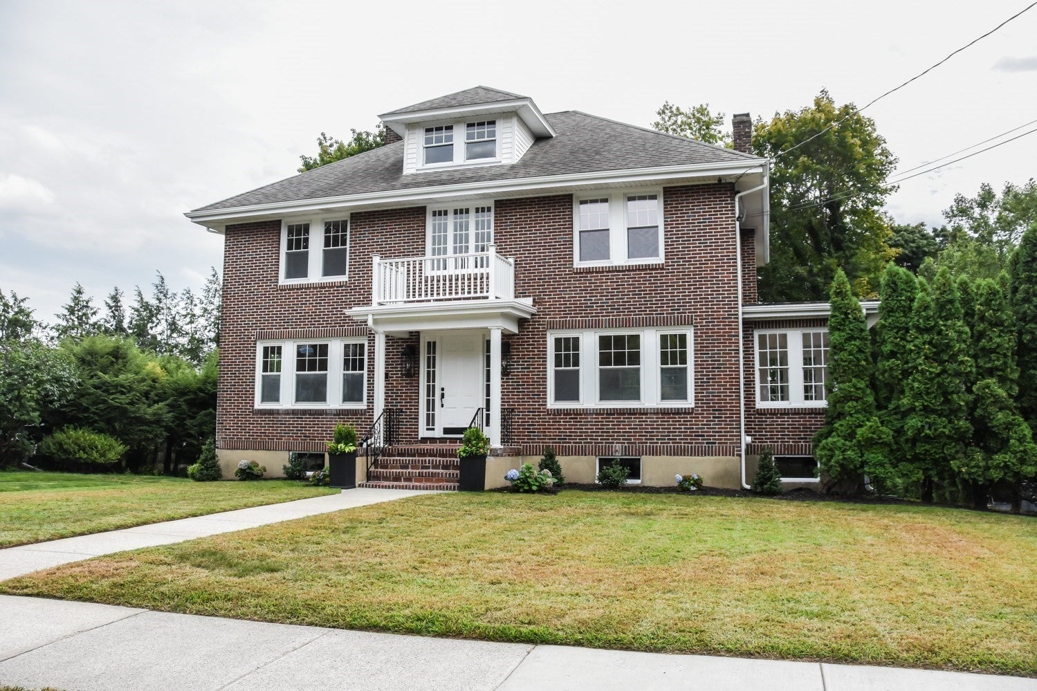 19 Stoneleigh Rd, Watertown, MA, 19 Stoneleigh Rd, Watertown, MA Photo #2