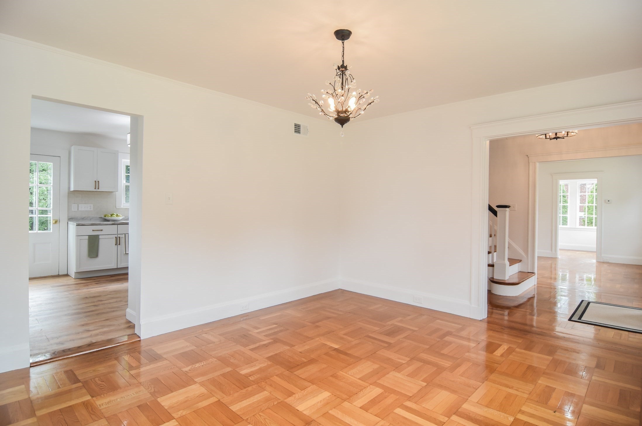 19 Stoneleigh Rd, Watertown, MA, 19 Stoneleigh Rd, Watertown, MA Photo #5