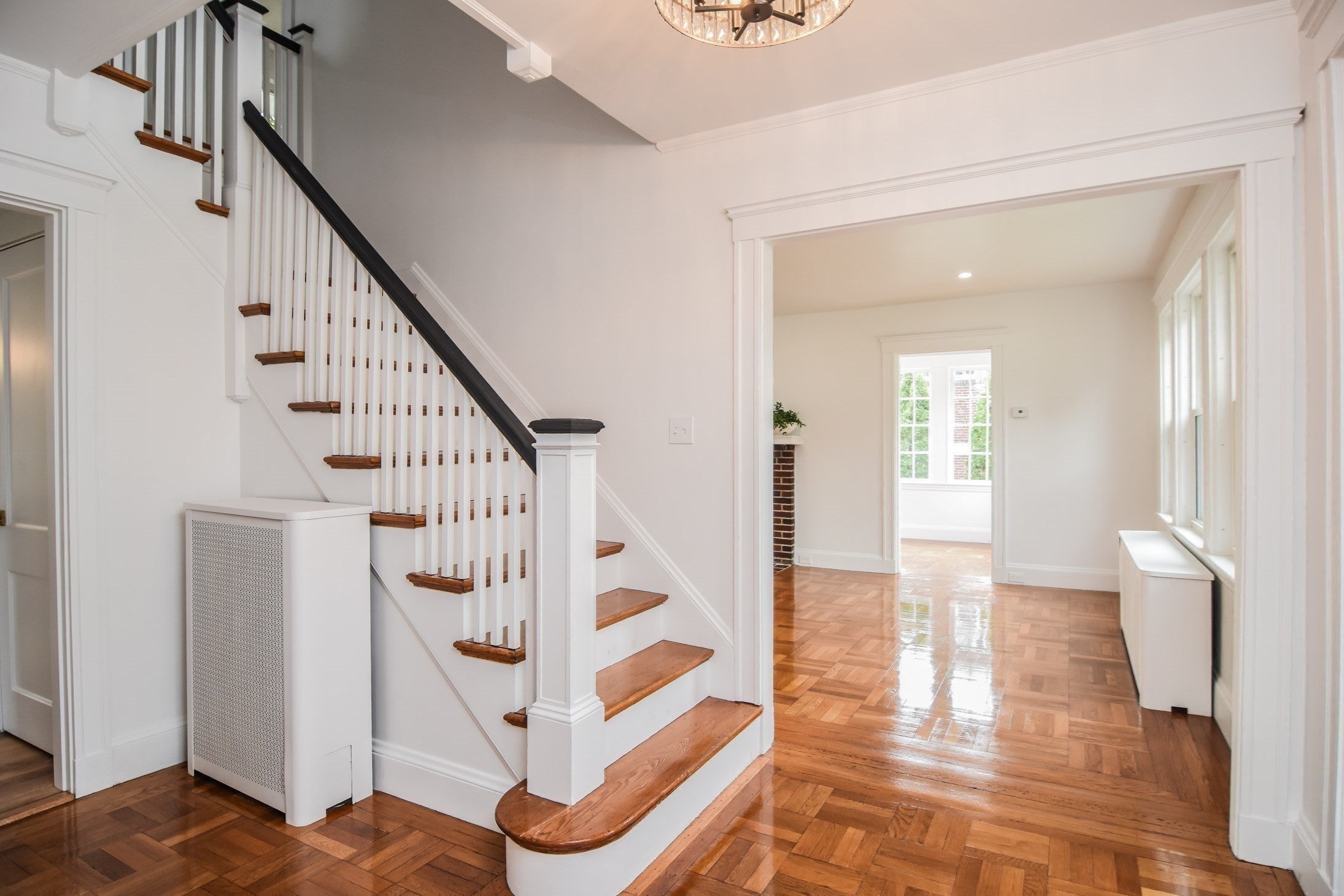 19 Stoneleigh Rd