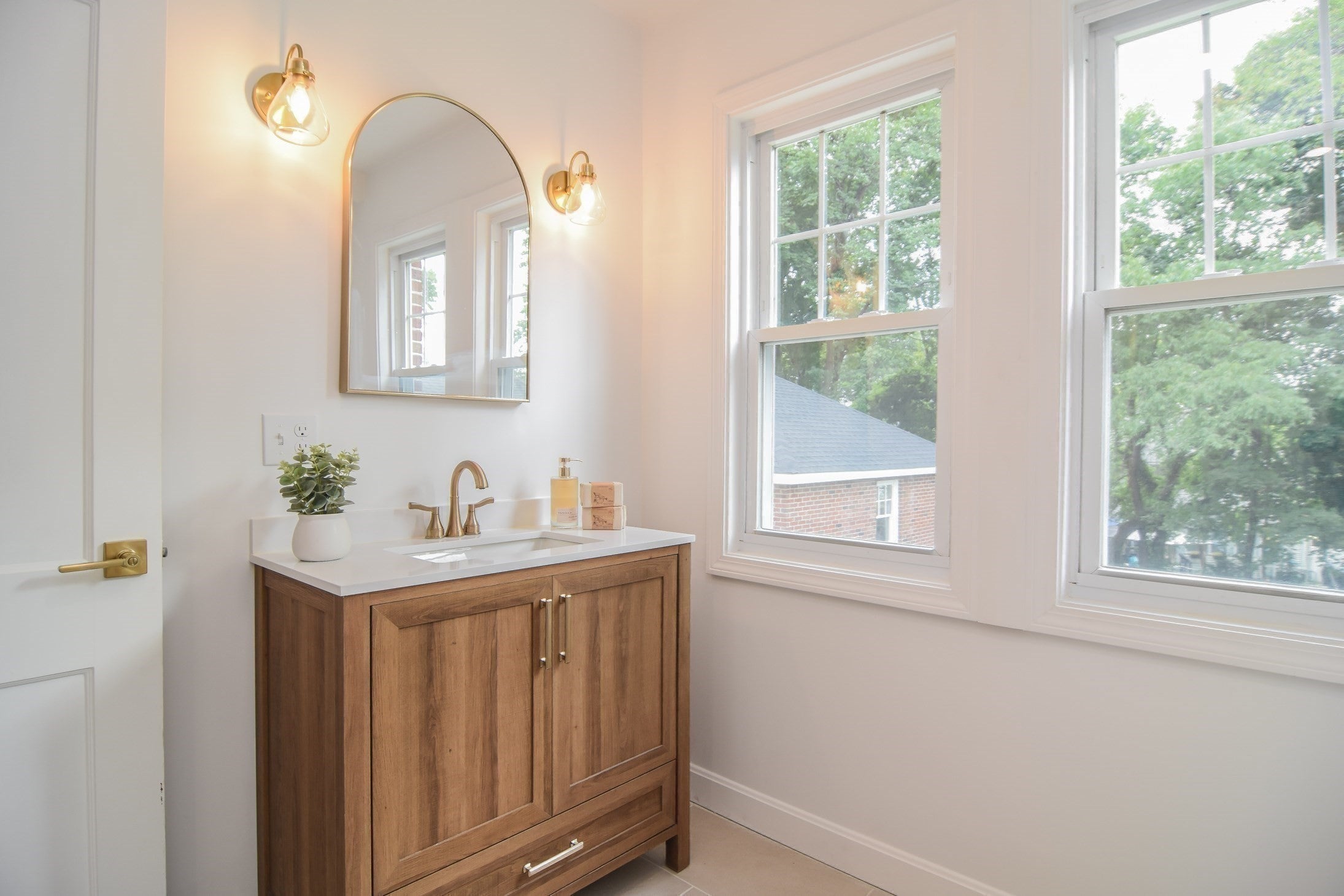19 Stoneleigh Rd, Watertown, MA, 19 Stoneleigh Rd, Watertown, MA Photo #16