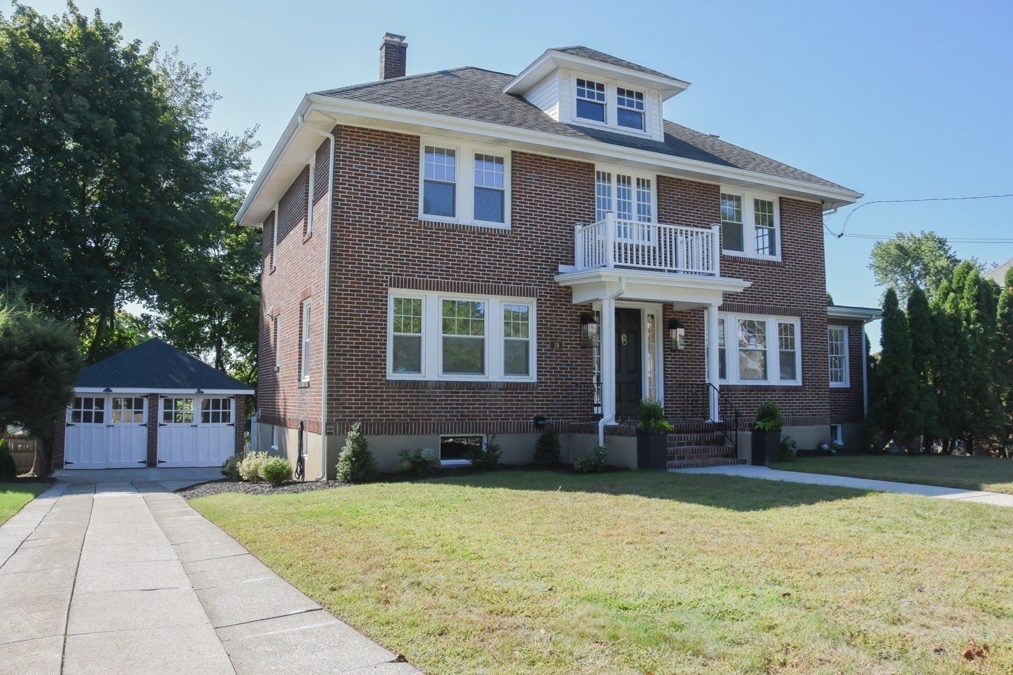 19 Stoneleigh Rd