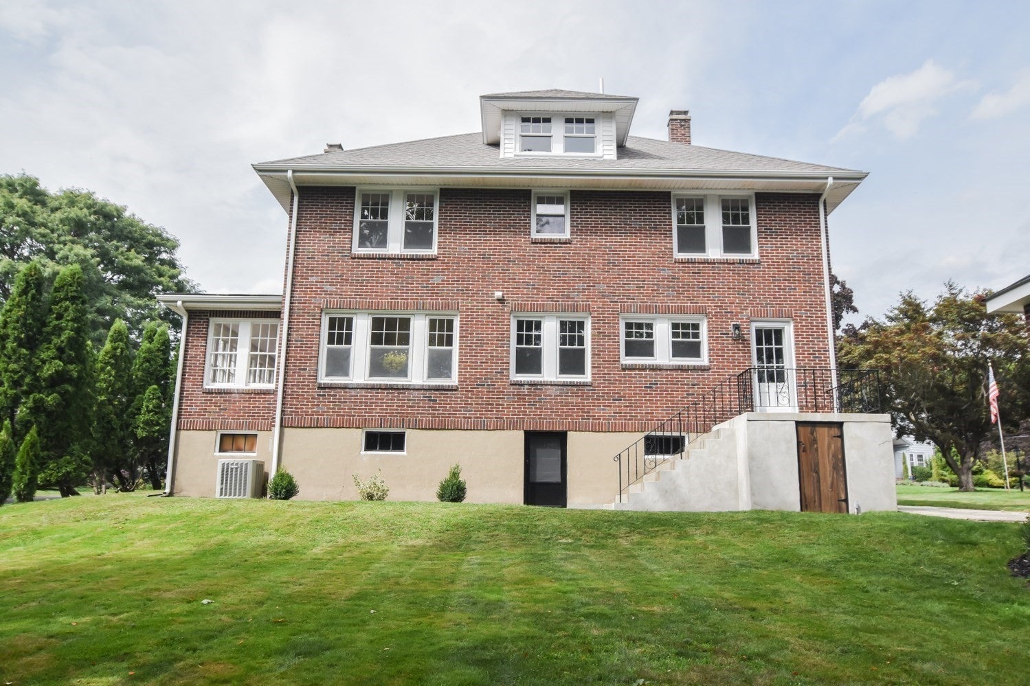 19 Stoneleigh Rd, Watertown, MA, 19 Stoneleigh Rd, Watertown, MA Photo #38