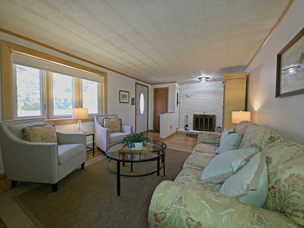 71 Francis Wyman Rd