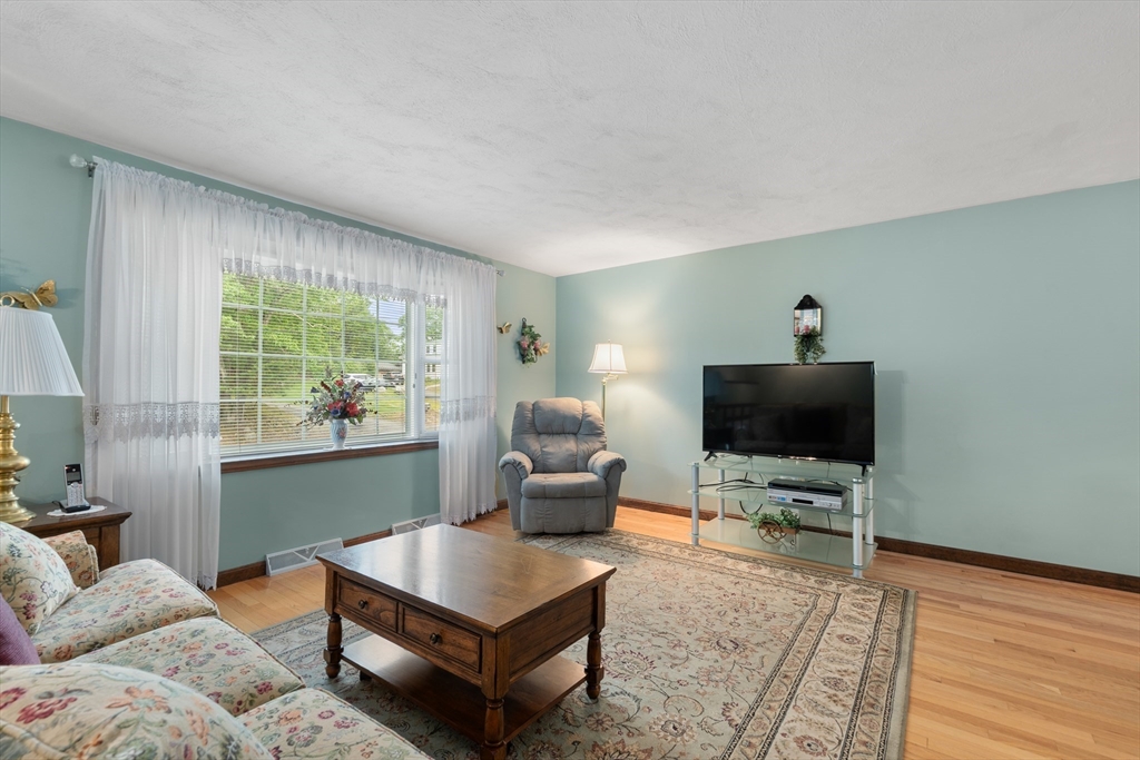 55 Glen Rd
