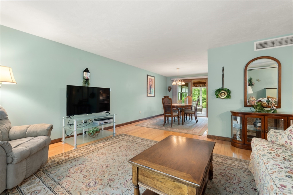 55 Glen Rd