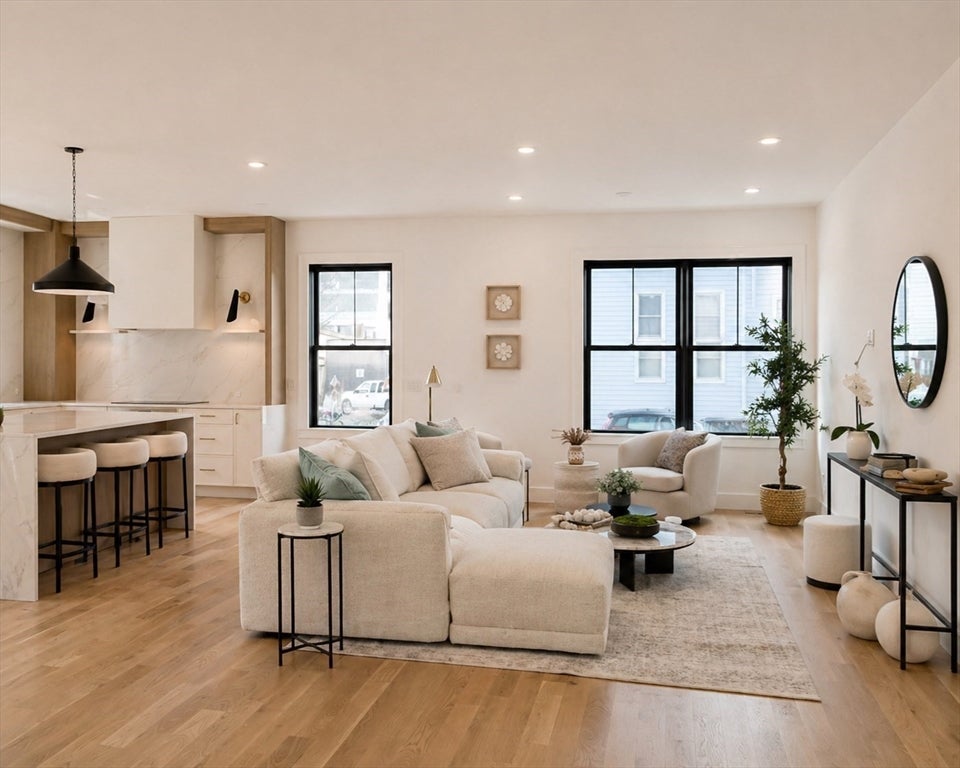 Photo of 21 South Waverly ST, Boston, MA