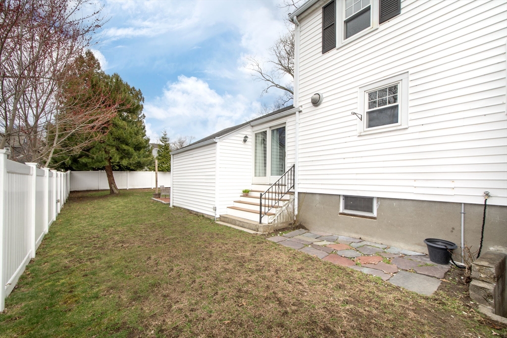 14 Sumner Ave