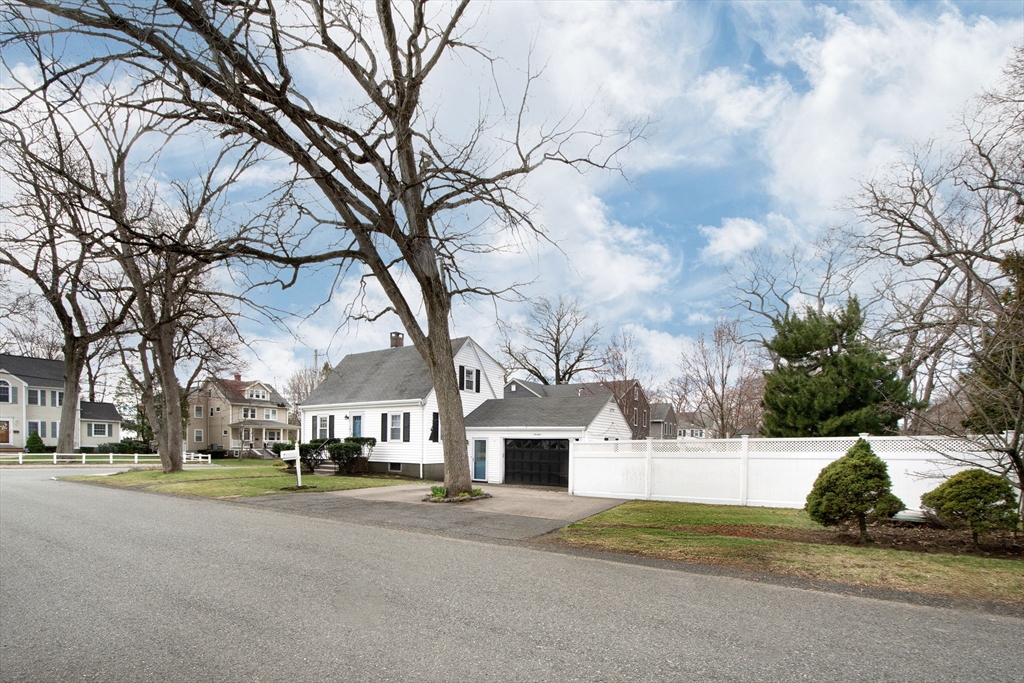 14 Sumner Ave