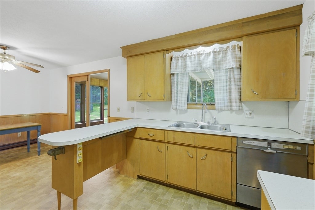 65 Church Street, Ludlow, MA Photo #12