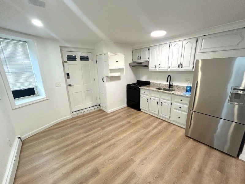 Click for 33 Shute St #1, Everett, MA slideshow Click for 33 Shute St #1, Everett, MA slideshow
