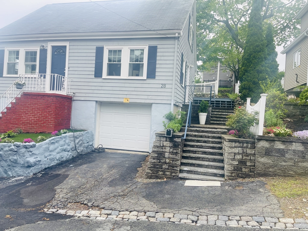 28 Roberts St