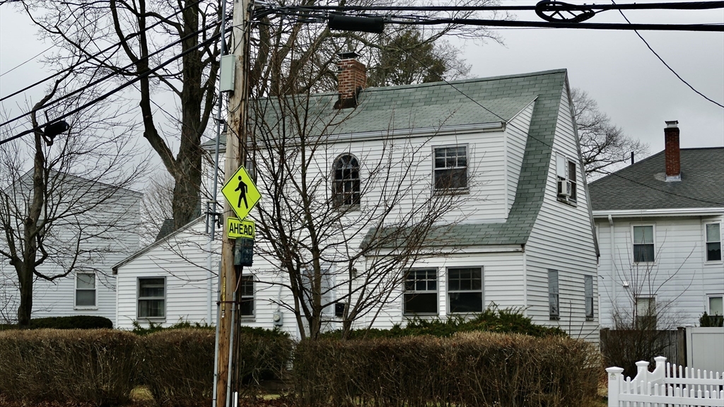 589 Weld St